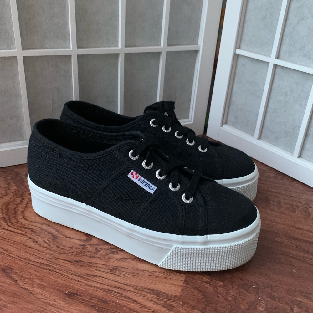 BARELY WORN 2790 Superga Platform Sneakers👟🖤